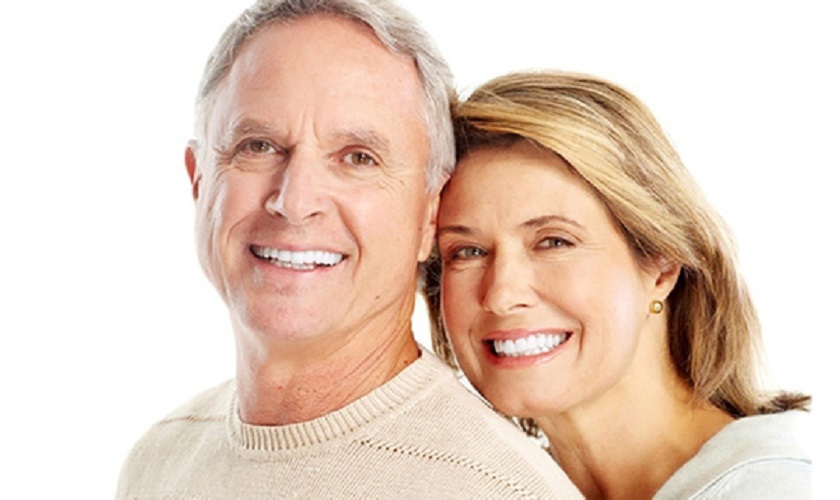 Ưu điểm nổi bật khi trồng răng implant cho người già