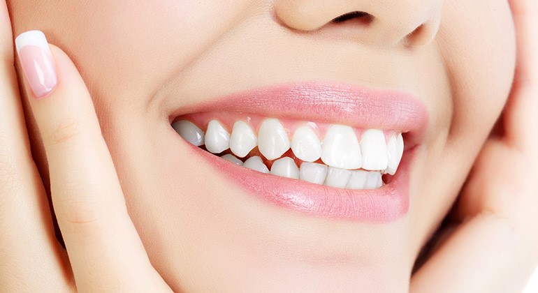 Trồng răng implant có được bảo hiểm không
